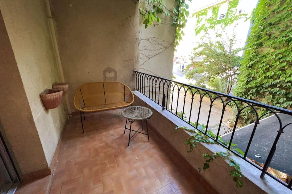 Nouveau - Aux Marches Du Palais - Spacieux - Loggia Appartement Avignon
